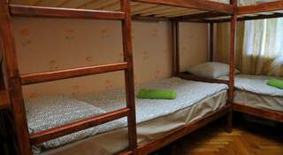 Гостиница Hostel Univer Москва Спальное место на двухъярусной кровати в общем номере для мужчин и женщин-1